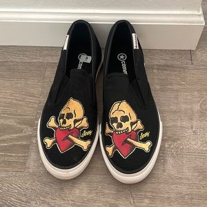 Pirate Converse, Size 9 black with red detail. Awesome design